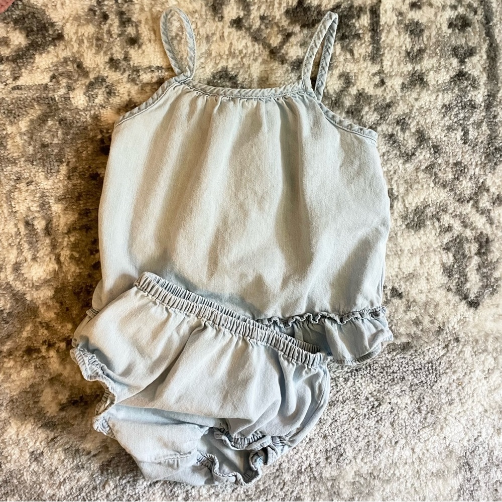 GAP Baby Ruffle Denim Outfit Set - Picture 2 of 12